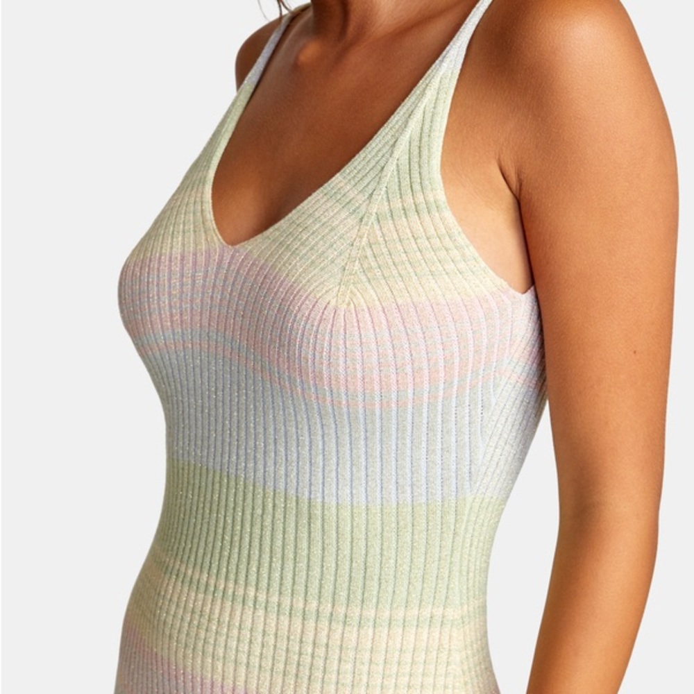 NWT - RVCA Wildfire Dress - Size L / XL - Pastel/Metallic